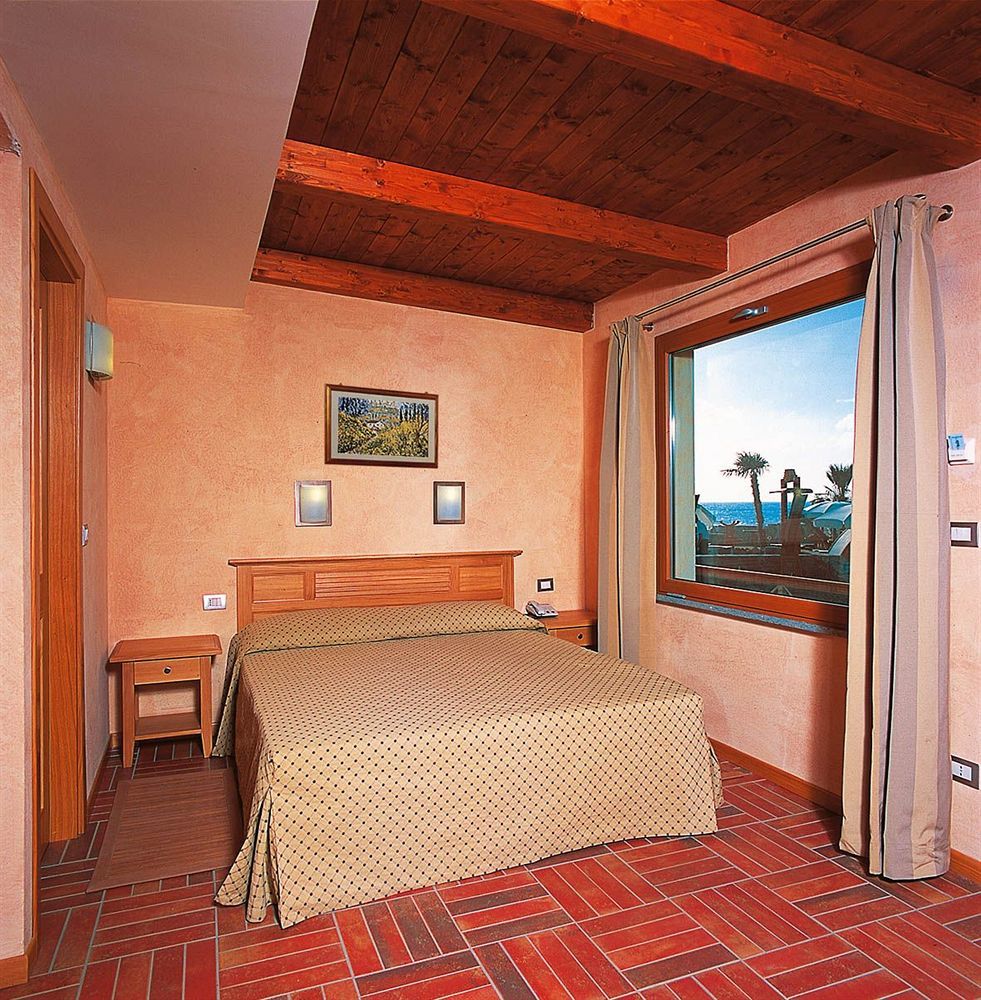 Trevi Village Campora San Giovanni Room photo
